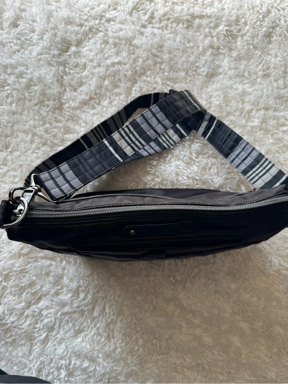 lug flare black
